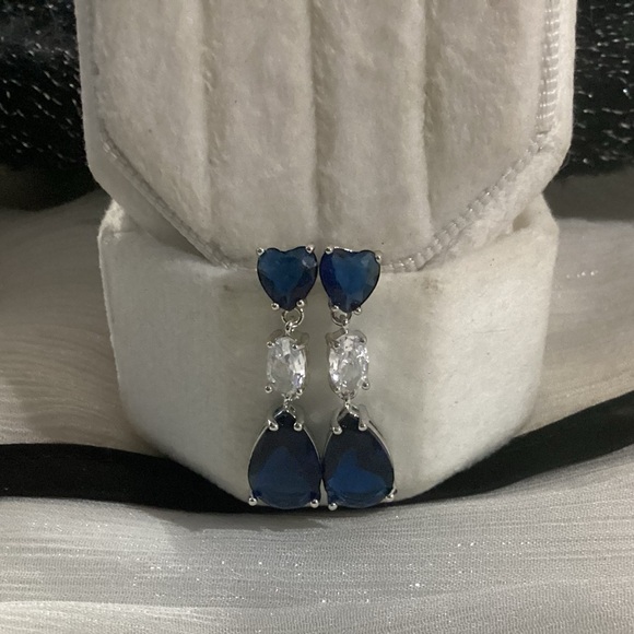 💙 White & Blue Sapphire Heart Drop Earrings - Picture 9 of 14